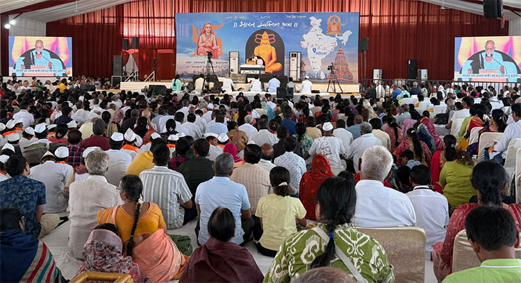 भारत स्वस्तिक यात्रा की तुलजापुर में रामकथा ने माँ तुलजा भवानी की आध्यात्मिक विरासत का किया स्मरण